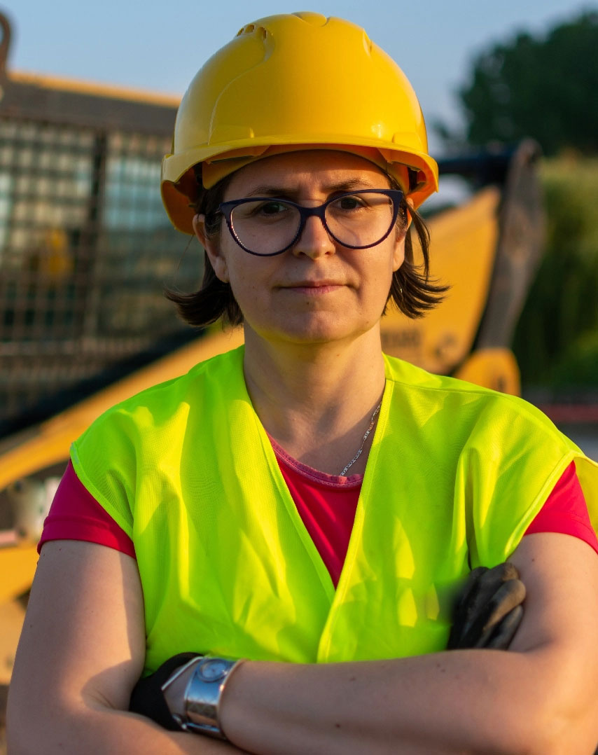 Lady in safty gear